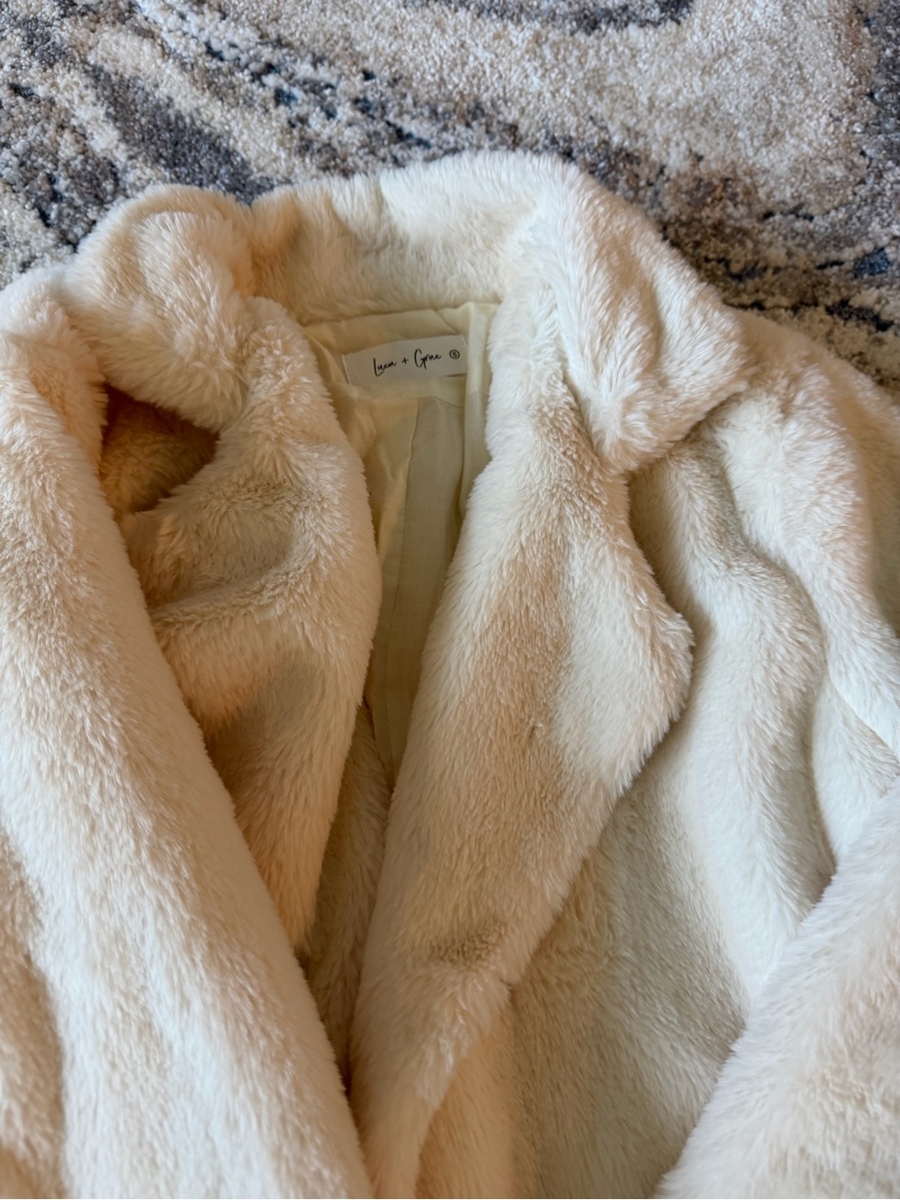 Women's Cream Faux Fur Coat - Elegant Plush Jacket - Picture 3 of 3